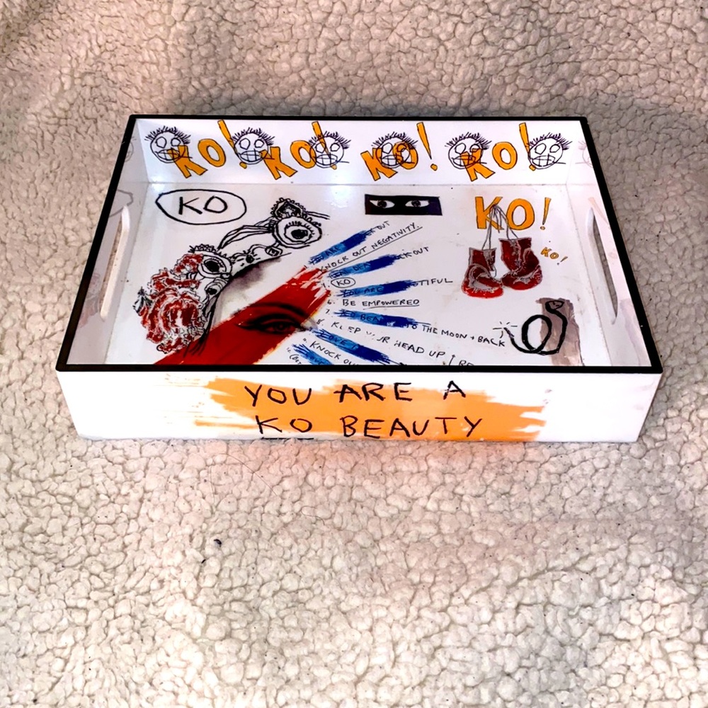 Sonia Kashuk organizing makeup tray